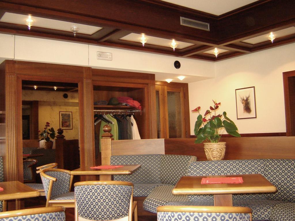 Hotel Garni Miramonti Falcade Buitenkant foto